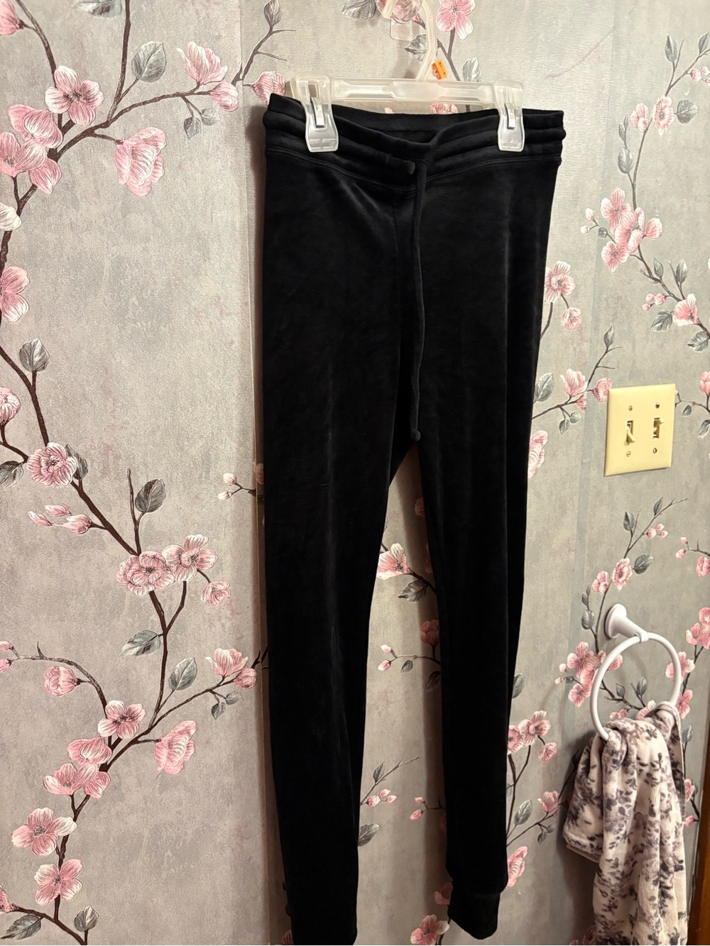 AMERICAN EAGLE' Black Velvet Leggings - Soft Stretch Kids Bottoms